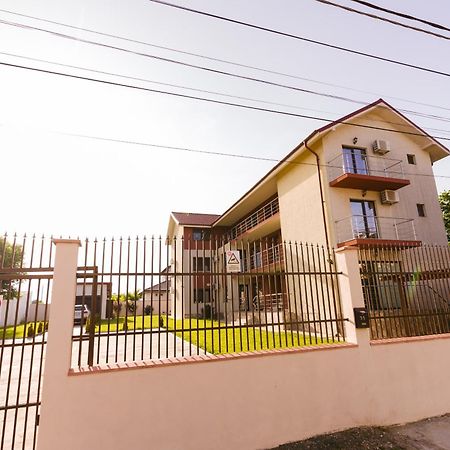 ホテル Casa Leahu コスティネシュティ エクステリア 写真